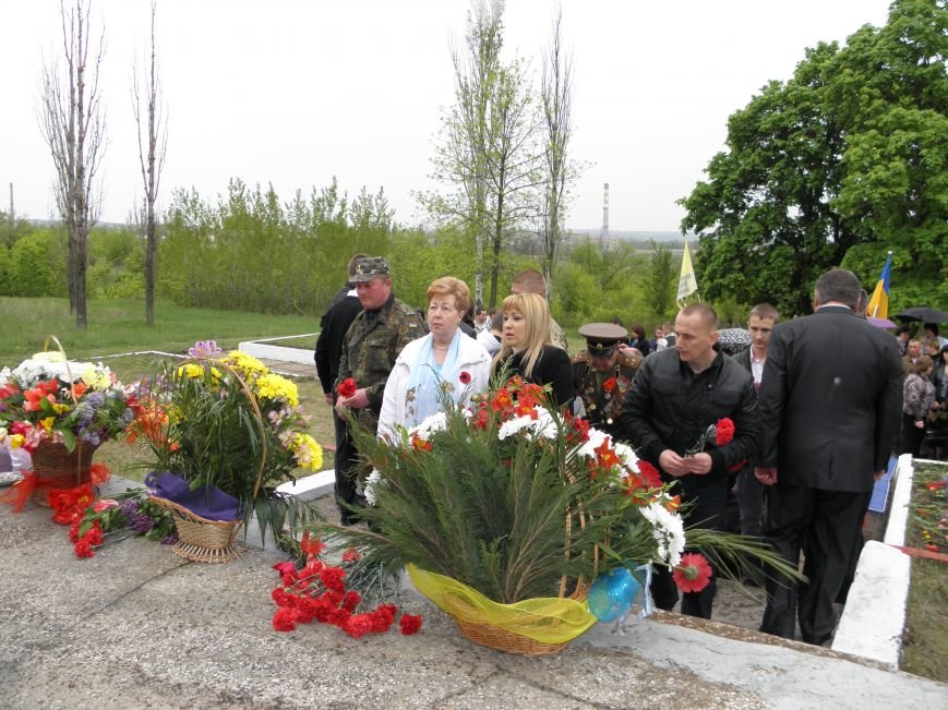 В Краматорске на Меловой горе почтили память жертв фашизма (фото) - фото 8