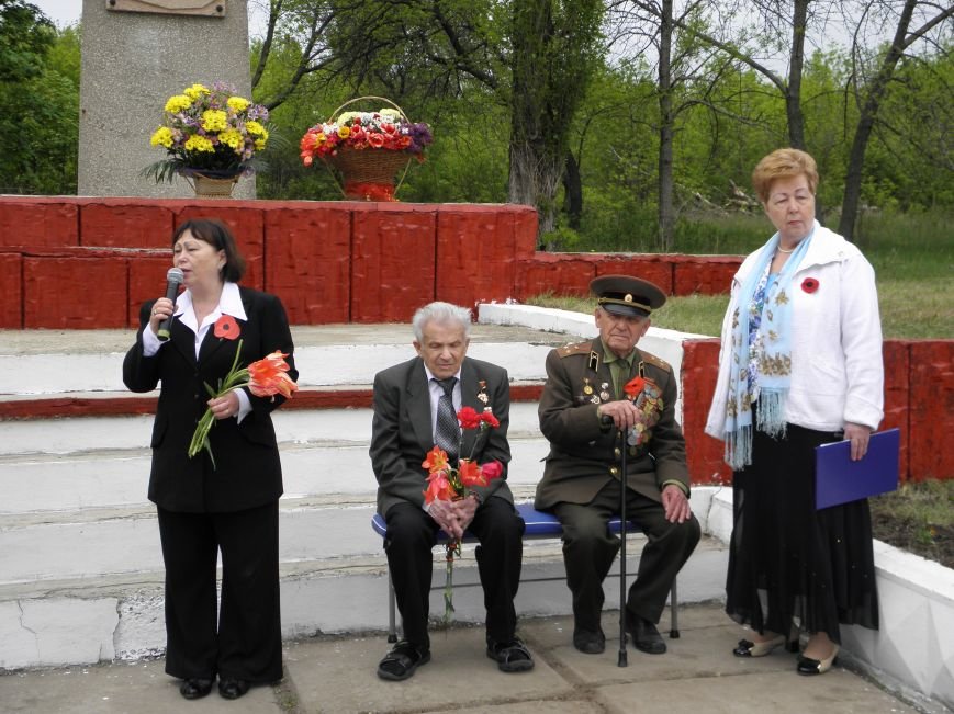 В Краматорске на Меловой горе почтили память жертв фашизма (фото) - фото 2