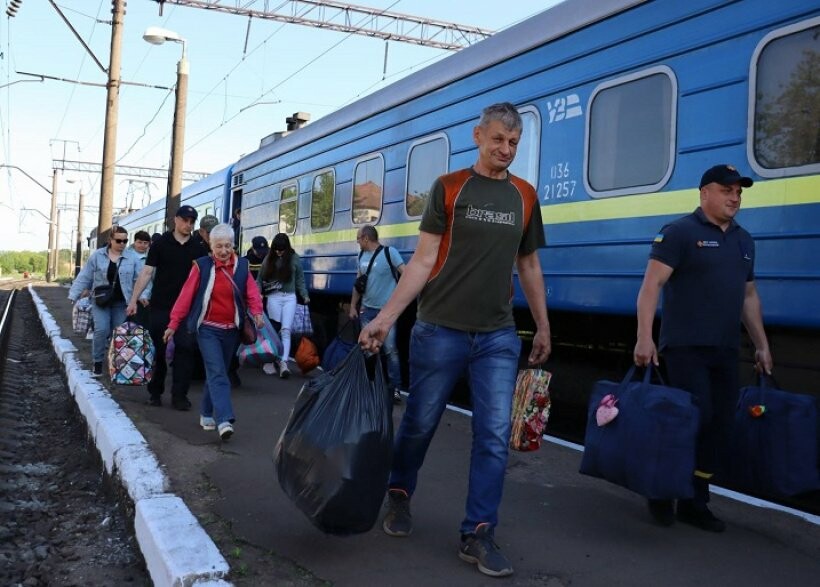 Триває евакуація цивільних мешканців Донеччини до Житомирщини: умови та графік руху спецпоїздів