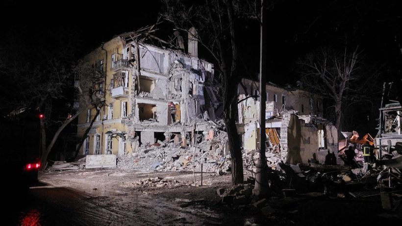 Ще одна жертва російського обстрілу: З-під завалів будинку у Краматорську дістали тіло загиблої жінки
