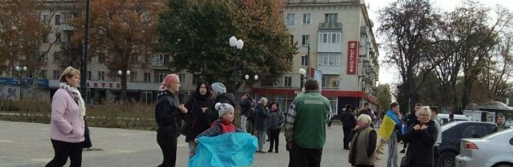 Дев’ять місяців в окупації: у Херсоні містяни натовпом зустрічають ЗСУ