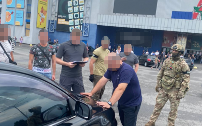 ДБР затримало чергових хабарників у військкоматах: у Краматорську уникнути мобілізації коштувало 2 тис доларів, у Дніпрі –  4