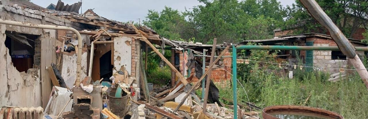 Ворог нещадно обстрілює Донеччину: внаслідок атаки загинула людина