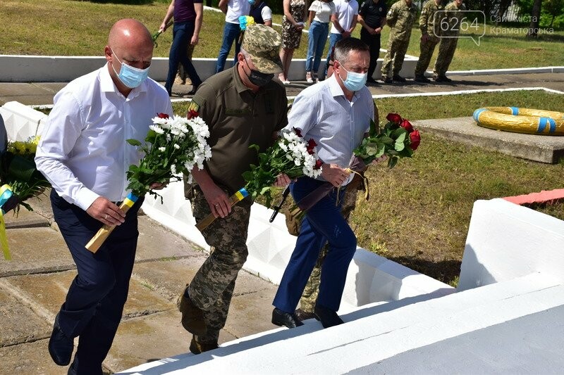 В Краматорске прошел мемориальный митинг ко Дню скорби и памяти жертв войны в Украине, фото-2