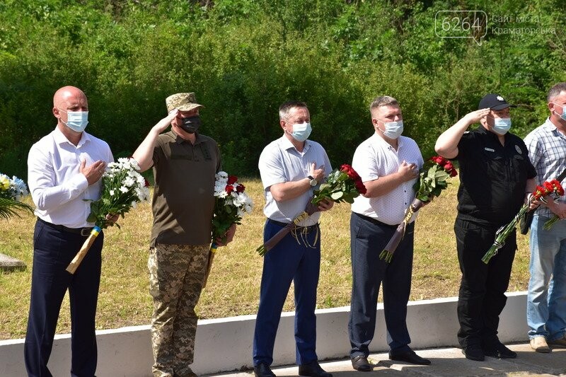 В Краматорске прошел мемориальный митинг ко Дню скорби и памяти жертв войны в Украине, фото-1