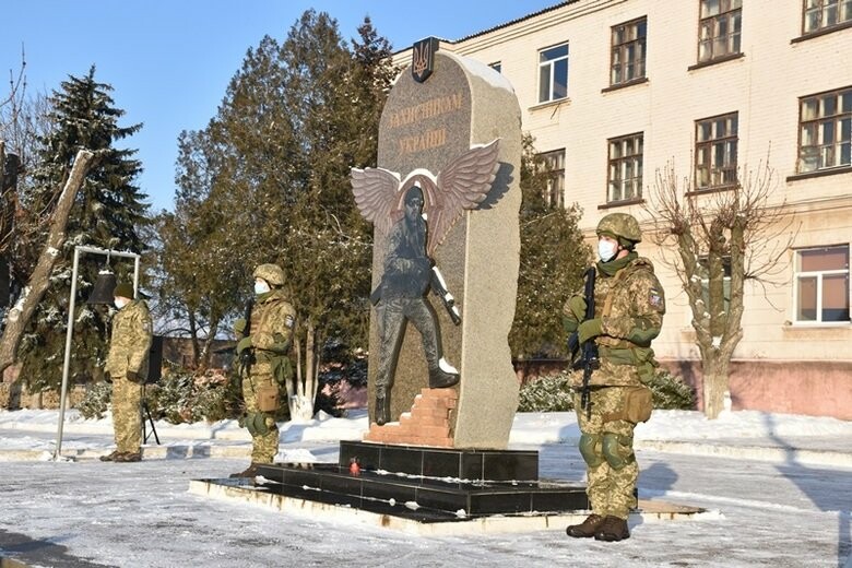 У Краматорську вшанували пам’ять захисників Донецького аеропорту