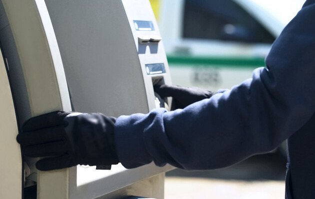 Поліція Донеччини та банківські установи посилили співпрацю щодо протидії крадіжкам з банкоматів