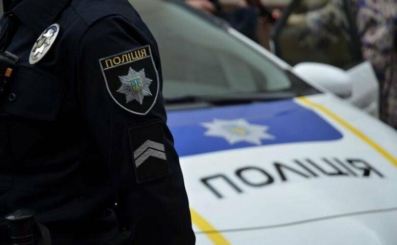 В Краматорске полицейского обвиняют в пособничестве кражи чужого имущества, получении взятки и подкупе работника предприятия