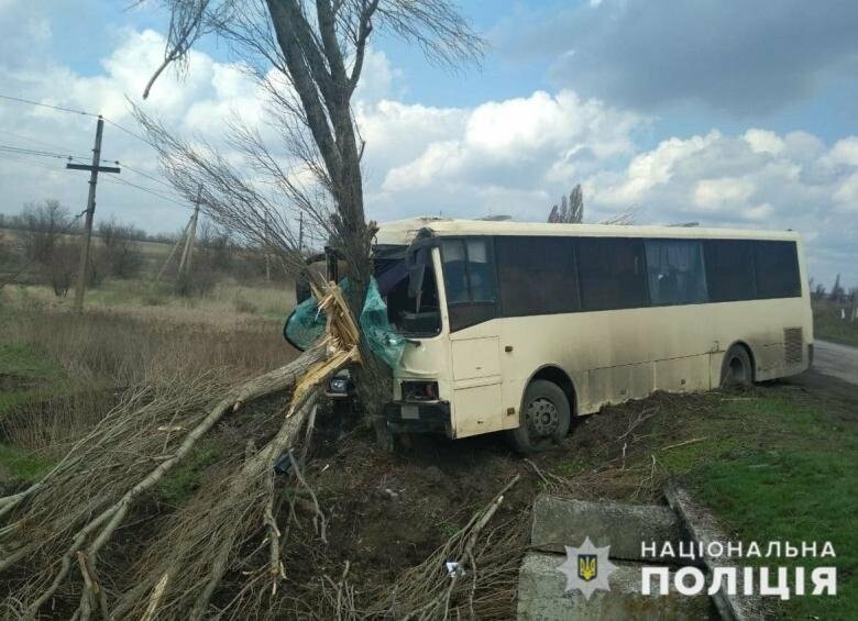 На Донетчине автобус с шахтерами попал в ДТП: есть пострадавшие