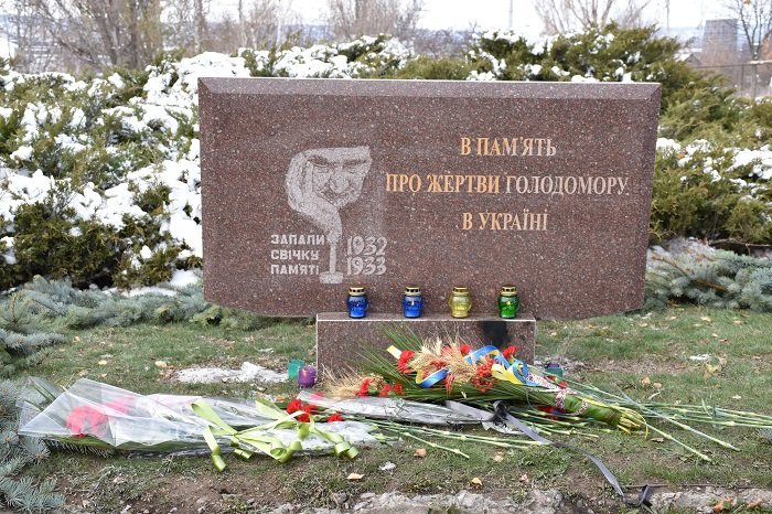 В Краматорську вшанували пам'ять жертв голодоморів, фото-2 В Краматорську вшанували пам'ять жертв голодоморів, фото-2
