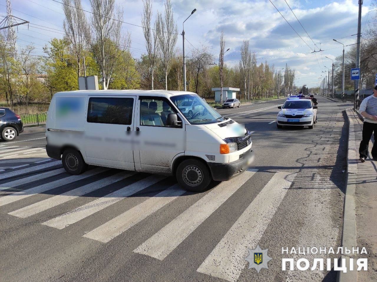 В Краматорске 56-летняя женщина попала под колеса микроавтобуса