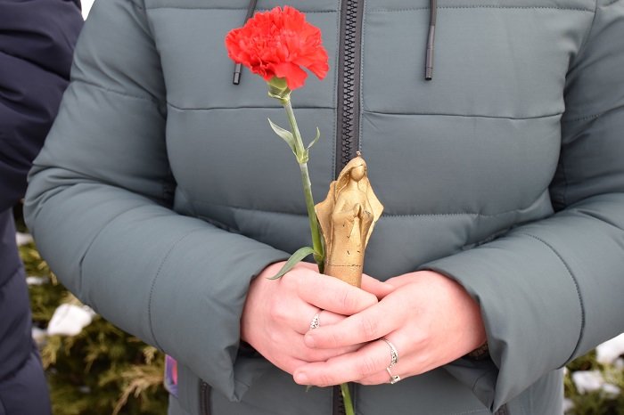 В Краматорську вшанували пам'ять жертв голодоморів В Краматорську вшанували пам'ять жертв голодоморів, Алина Кондратеня