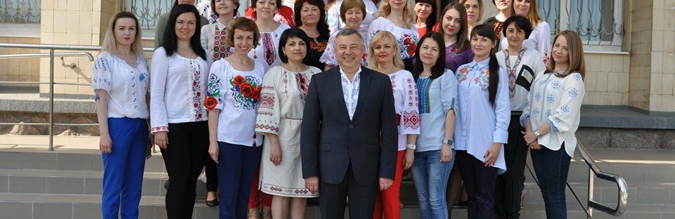 День вышиванки в Украине: исполком Краматорска показал яркие фото День вышиванки в Украине: исполком Краматорска показал яркие фото , Алина Кондратеня