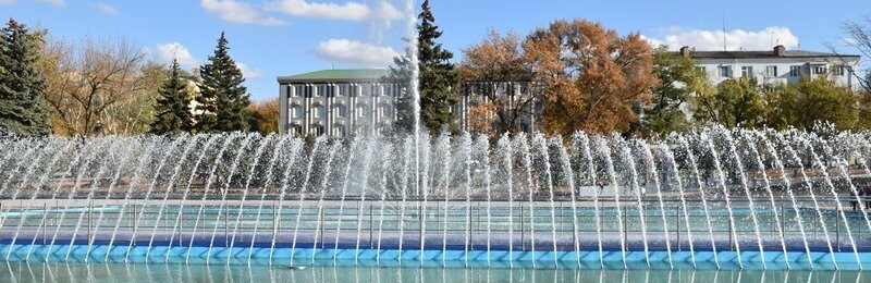 У сквері Профспілок новий фонтан проходить пуско-налагоджувальні ро... У сквері Профспілок новий фонтан проходить пуско-налагоджувальні роботи, Вера Карпова