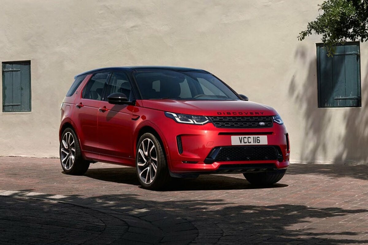 Land Rover Discovery Sport: універсальний SUV для міста, сім’ї та подорожей